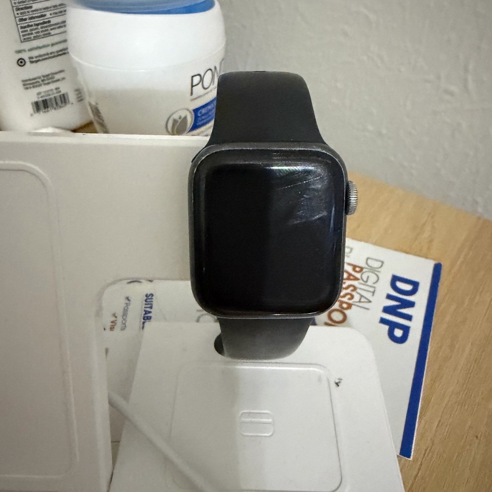 Apple Smartwatch with Black and Silver Accents series 4 40 mm